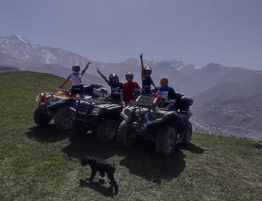 Катание на квадроциклах #во Владикавказе#. Сервис Ultra Подарки. Подарочный сертификат на катание на квадроциклах #во Владикавказе#. Закажите катание на квадроциклах недорого и наслаждайтесь активным отдыхом с друзьями. Выбирайте живописные маршруты для езды на квадроциклах. Сервис UltraPodarki.ru 8800-505-9530. Катание на квадроциклах, Прокат квадроциклов, езда на квадроцикле, прокат квадроциклов #Владикавказ#, катание на квадроциклах #Владикавказ#, Катание на квадроциклах зимой, Катание на квадроциклах летом, Сертификат на катание на квадроциклах